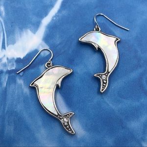 🌼 Dolphin Mother of Pearl Inlay Silver Dangle Earrings